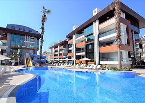 مجمع فاخر - شقة غرفتين وصالة مفروشة -في اوبا / الانيا