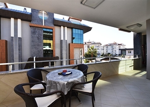 مجمع فاخر - شقة غرفتين وصالة مفروشة -في اوبا / الانيا