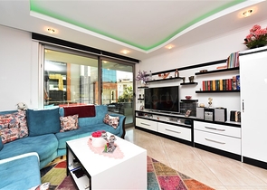 مجمع فاخر - شقة غرفتين وصالة مفروشة -في اوبا / الانيا