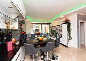 مجمع فاخر - شقة غرفتين وصالة مفروشة -في اوبا / الانيا