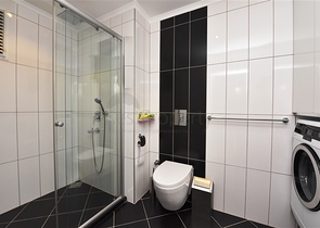 مجمع فاخر - شقة غرفتين وصالة مفروشة -في اوبا / الانيا