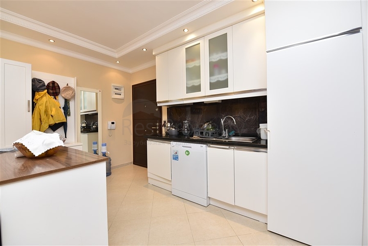 شقة اطلالة بحر في اوبا - تصميم غرفة وصالة مفروشة -ضمن مجمع - اوبا / الانيا 