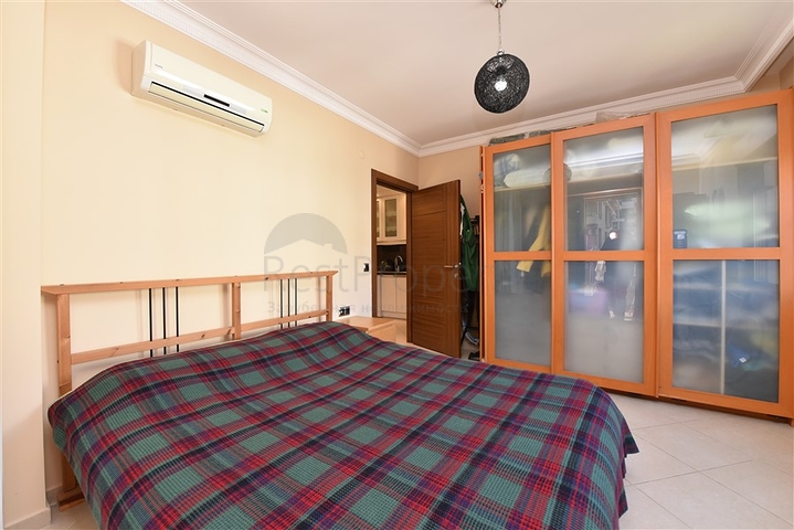 شقة اطلالة بحر في اوبا - تصميم غرفة وصالة مفروشة -ضمن مجمع - اوبا / الانيا 