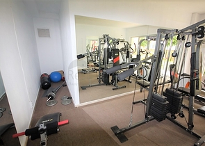 شقة اطلالة بحر في اوبا - تصميم غرفة وصالة مفروشة -ضمن مجمع - اوبا / الانيا 