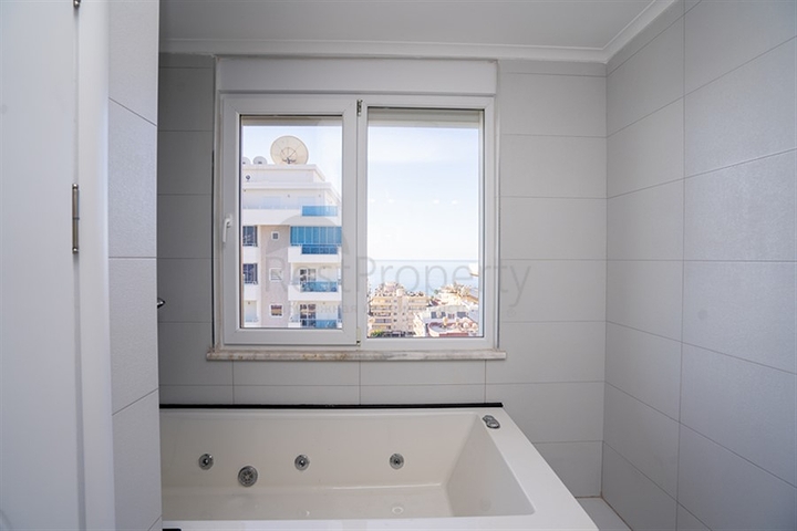 اطلالة بحر - دوبلكس واسعة 3 غرف وصالة -ضمن مجمع سكني -في محمودلار / الانيا 