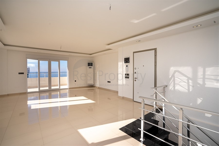 اطلالة بحر - دوبلكس واسعة 3 غرف وصالة -ضمن مجمع سكني -في محمودلار / الانيا 