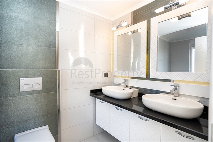 اطلالة بحر - دوبلكس واسعة 3 غرف وصالة -ضمن مجمع سكني -في محمودلار / الانيا 