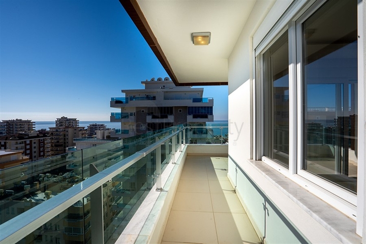 اطلالة بحر - دوبلكس واسعة 3 غرف وصالة -ضمن مجمع سكني -في محمودلار / الانيا 