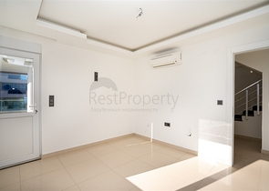 اطلالة بحر - دوبلكس واسعة 3 غرف وصالة -ضمن مجمع سكني -في محمودلار / الانيا 