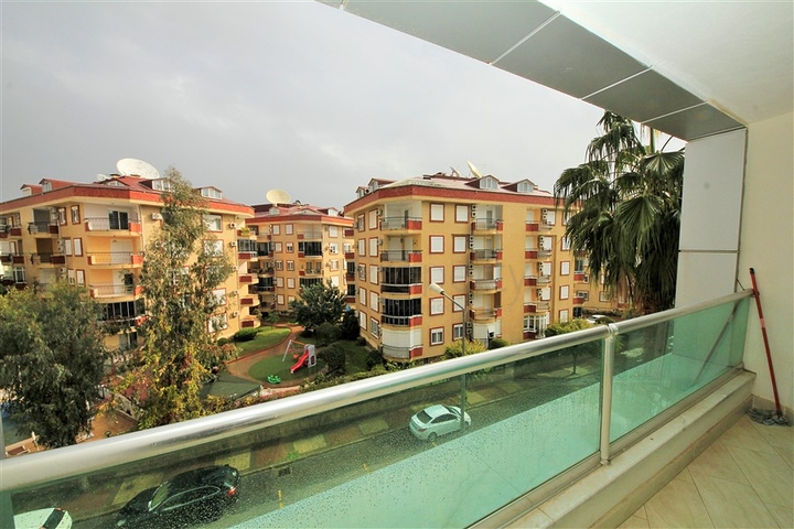 عقارات اوبا - شقة غرفتين وصالة ضمن مجمع حديث -قريب من البحر - في اوبا / الانيا 