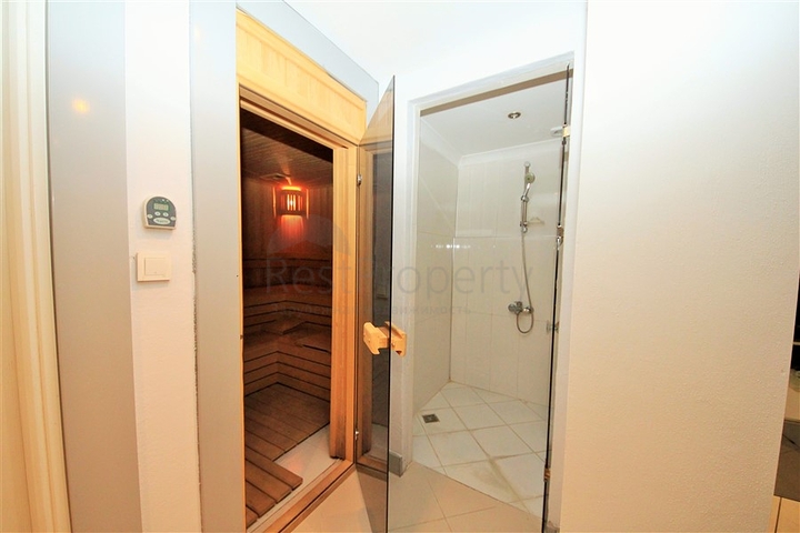 عقارات اوبا - شقة غرفتين وصالة ضمن مجمع حديث -قريب من البحر - في اوبا / الانيا 