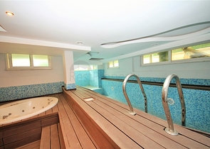 عقارات اوبا - شقة غرفتين وصالة ضمن مجمع حديث -قريب من البحر - في اوبا / الانيا 