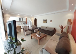 شقة غرفتين وصالة مفروشة -ضمن مجمع سكني في محمودلار / الانيا 