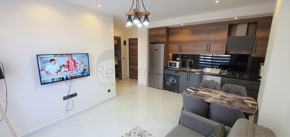 شقة غرفة وصالة ضمن مجمع 5 نجوم -في محمودلار / الانيا 