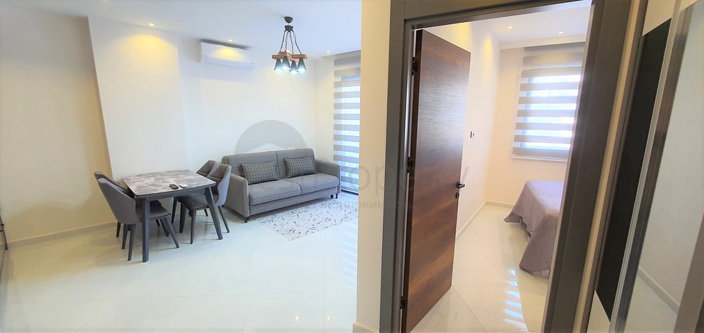 شقة غرفة وصالة ضمن مجمع 5 نجوم -في محمودلار / الانيا 