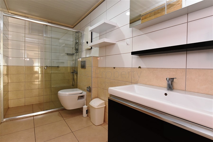 موقع مميز وخدمات فندقية - شقة غرفة وصالة مفروشة -في جيكجلي / الانيا 