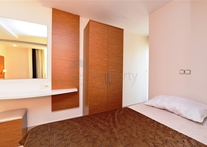 موقع مميز وخدمات فندقية - شقة غرفة وصالة مفروشة -في جيكجلي / الانيا 