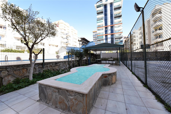 شقة واسعة -غرفتين وصالة مفروشة -في محمودلار / الانيا 