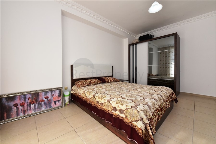 شقة واسعة -غرفتين وصالة مفروشة -في محمودلار / الانيا 