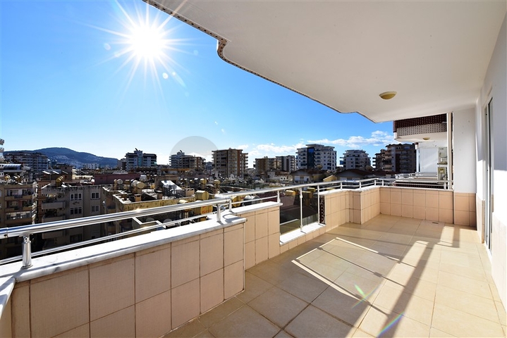 شقة واسعة -غرفتين وصالة مفروشة -في محمودلار / الانيا 