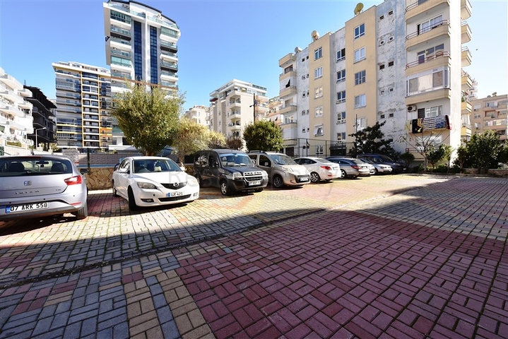 شقة واسعة -غرفتين وصالة مفروشة -في محمودلار / الانيا 