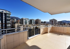 شقة واسعة -غرفتين وصالة مفروشة -في محمودلار / الانيا 