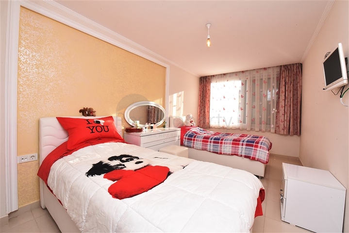 شقة غرفة وصالة واسعة -مفروشة وضمن مجمع - في توسمور / الانيا 