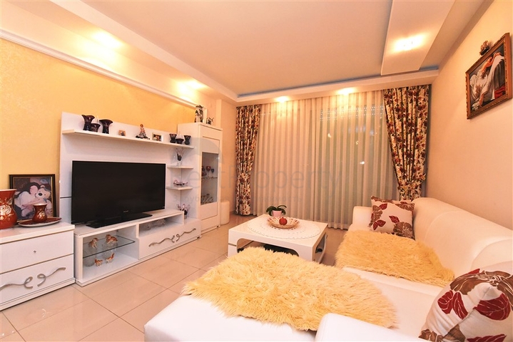 شقة غرفة وصالة واسعة -مفروشة وضمن مجمع - في توسمور / الانيا 