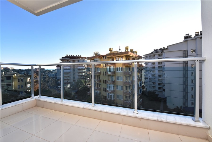 شقة غرفة وصالة واسعة -مفروشة وضمن مجمع - في توسمور / الانيا 