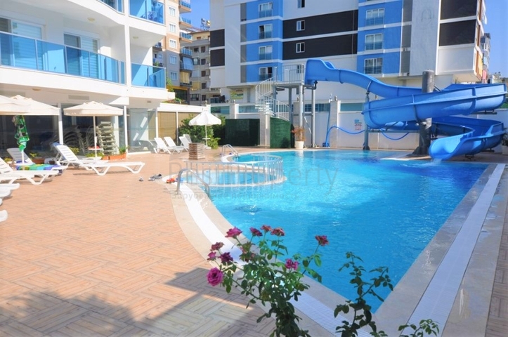 قريبة من البحر - شقة غرفة وصالة مفروشة -ضمن مجمع فاخر - محمودلار / الانيا 