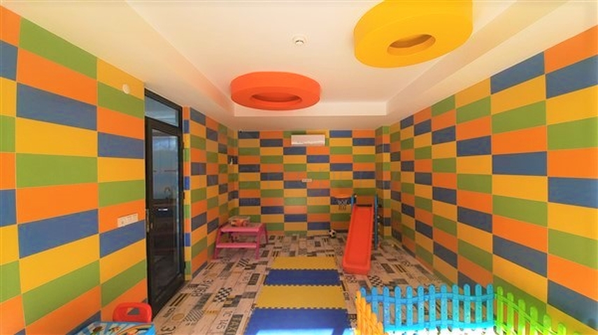 شقة غرفة وصالة ضمن مجمع حديث -قريب من البحر والخدمات -في افسلار / الانيا 