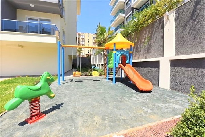 شقة غرفة وصالة ضمن مجمع حديث -قريب من البحر والخدمات -في افسلار / الانيا 