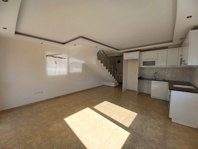 دوبلكس 3 غرف وصالة - مجمع انيق - في كليوباترا / الانيا 