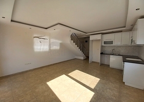 دوبلكس 3 غرف وصالة - مجمع انيق - في كليوباترا / الانيا 