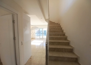 دوبلكس 3 غرف وصالة - مجمع انيق - في كليوباترا / الانيا 