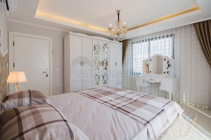 شقة عائلية واسعة -3 غرف وصالة -مفروشة -ضمن مجمع حديث - في محمودلار / الانيا 