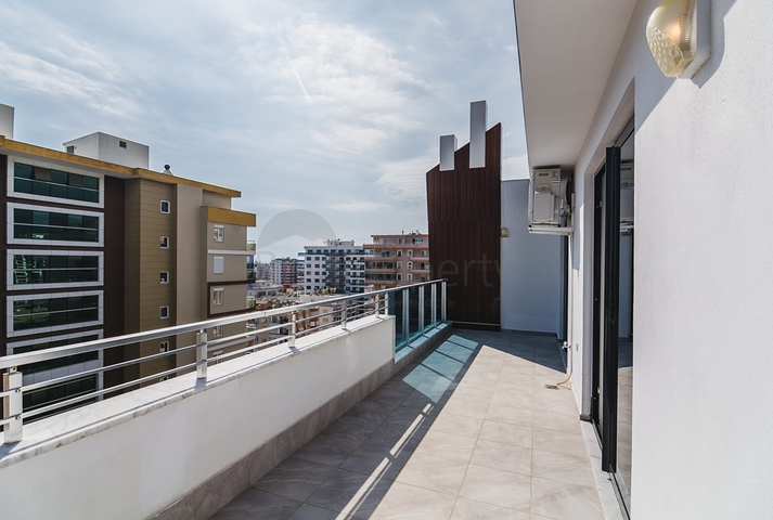 شقة عائلية واسعة -3 غرف وصالة -مفروشة -ضمن مجمع حديث - في محمودلار / الانيا 