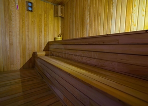 شقة عائلية واسعة -3 غرف وصالة -مفروشة -ضمن مجمع حديث - في محمودلار / الانيا 