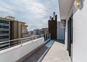 شقة عائلية واسعة -3 غرف وصالة -مفروشة -ضمن مجمع حديث - في محمودلار / الانيا 