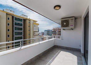 شقة عائلية واسعة -3 غرف وصالة -مفروشة -ضمن مجمع حديث - في محمودلار / الانيا 