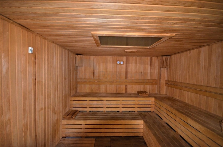 شقة غرفة وصالة مفروشة - ضمن مجمع سكني في محمودلار/ الانيا 