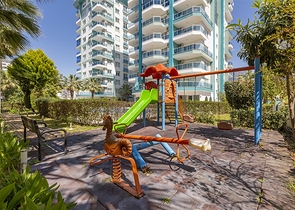 شقة غرفة وصالة مفروشة - ضمن مجمع سكني في محمودلار/ الانيا 