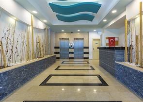 شقة غرفة وصالة مفروشة - ضمن مجمع سكني في محمودلار/ الانيا 