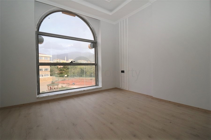 مجمع انيق - شقة 2 غرفة وصالة في منطقة اوبا / الانيا 