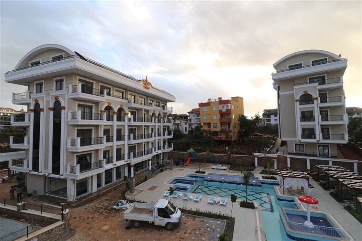 مجمع انيق - شقة 2 غرفة وصالة في منطقة اوبا / الانيا 