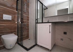 مجمع انيق - شقة 2 غرفة وصالة في منطقة اوبا / الانيا 