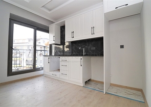 مجمع انيق - شقة 2 غرفة وصالة في منطقة اوبا / الانيا 