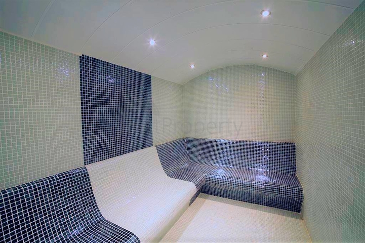 شقة غرفتين وصالة ضمن مجمع فاخر - في منطقة اوبا المركزية / الانيا 