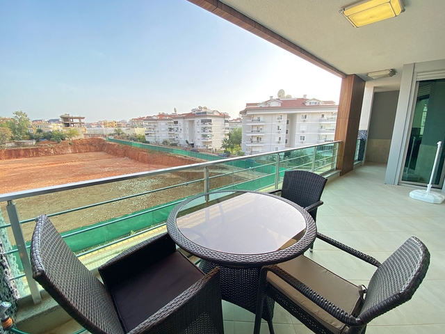 شقة غرفتين وصالة ضمن مجمع فاخر - في منطقة اوبا المركزية / الانيا 