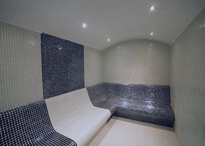 شقة غرفتين وصالة ضمن مجمع فاخر - في منطقة اوبا المركزية / الانيا 